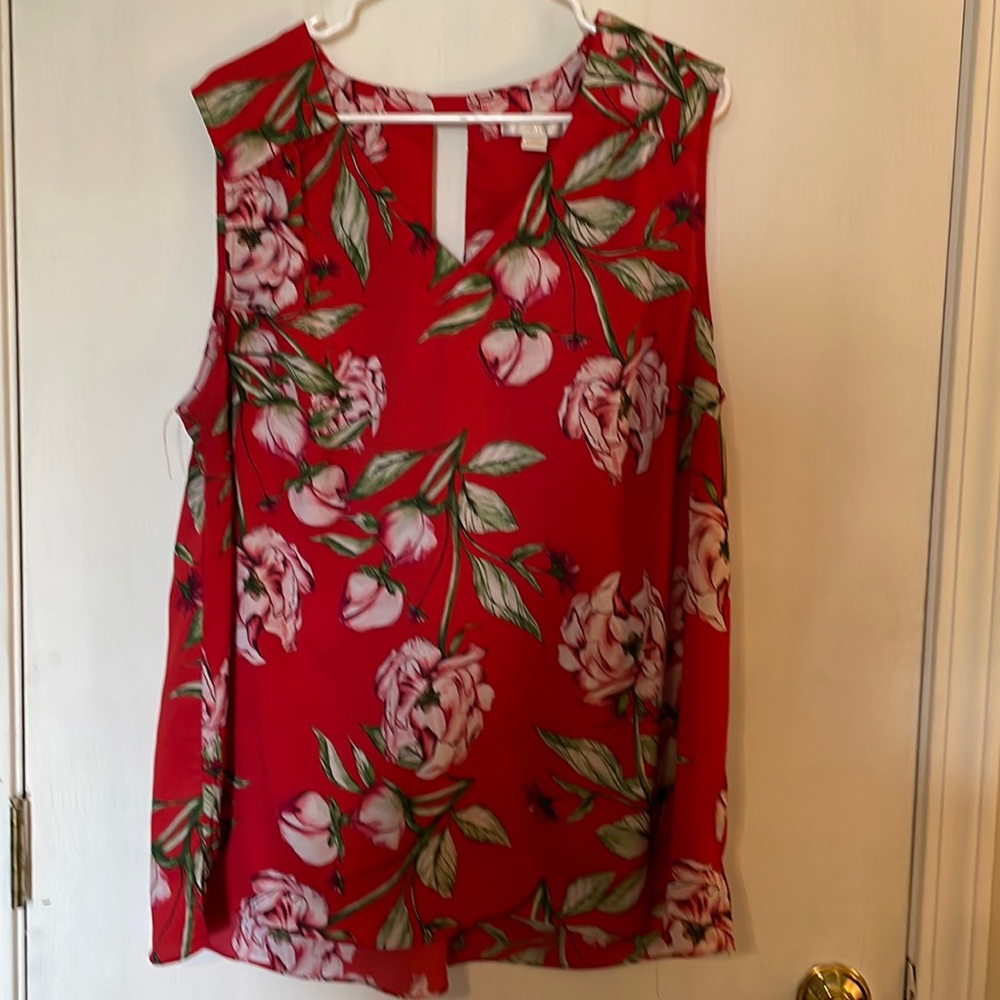 Perfect dress tank for under a blazer or by itself. Size 2x